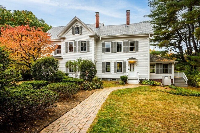 Building Photo - 110 Exeter Rd