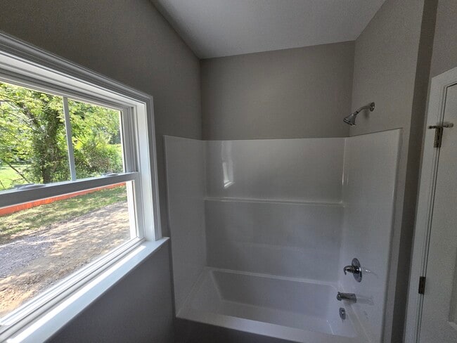 Building Photo - 814 Jackson Dr