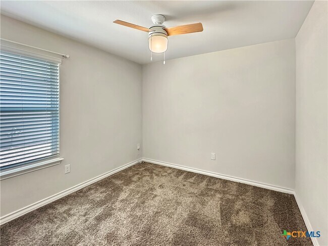 Building Photo - 408 Pebble Creek Run