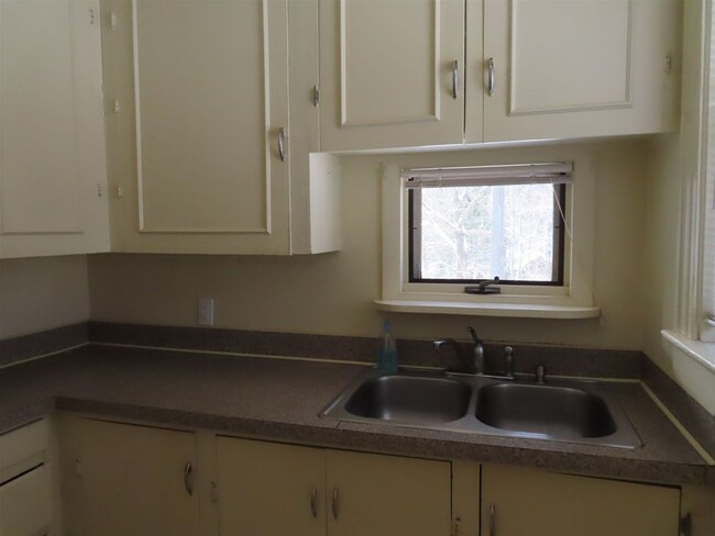Building Photo - 207 Gilford Ave