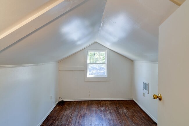 Building Photo - 304 Edith Ave