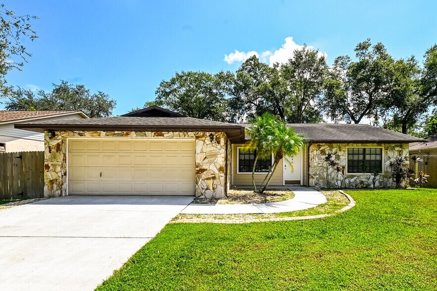 Primary Photo - 846 Timber Pond Dr