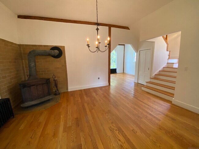 Building Photo - 143 Peters Ln
