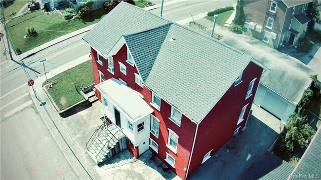 Building Photo - 30 Davis St