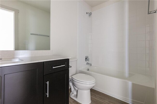 Building Photo - 1801 Bonham Ln