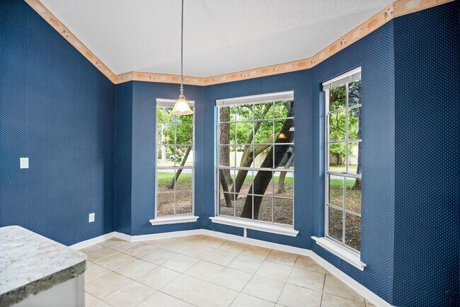 Building Photo - 22 S Rain Forest Ct