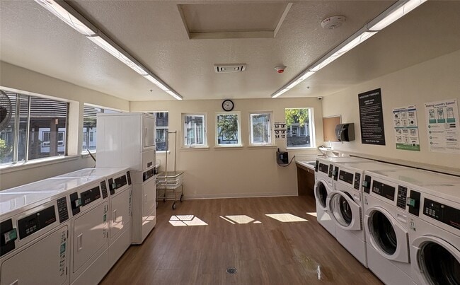 Building Photo - 5200 Case Ave