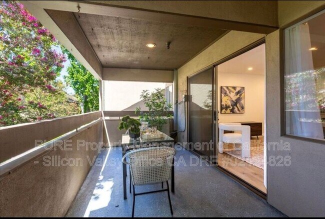 Building Photo - 451 Alberto Way