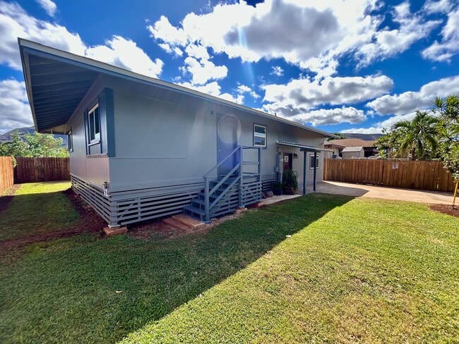 Building Photo - 87-228-228 Holomalia Pl