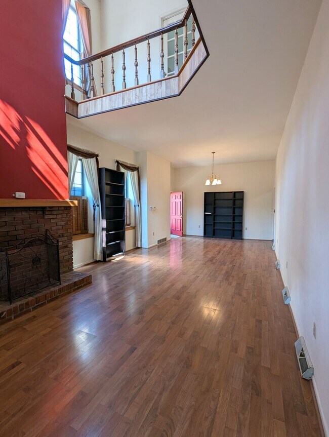 Building Photo - 312 Denniston St