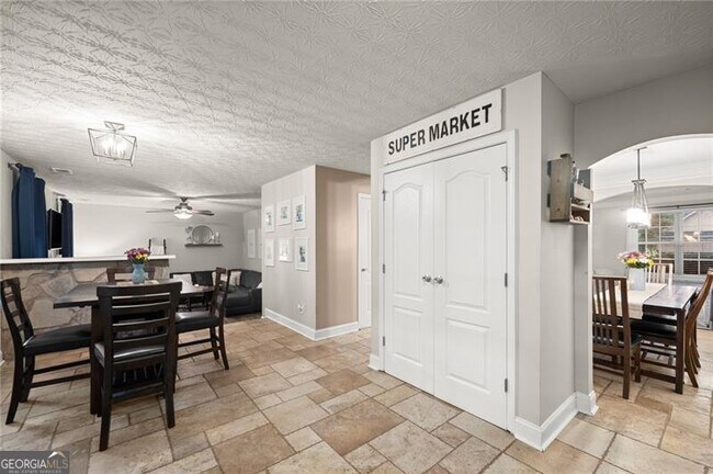 Building Photo - 4945 Cottonwood Tr