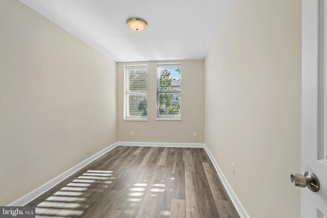 Building Photo - 2509 Linden Ave