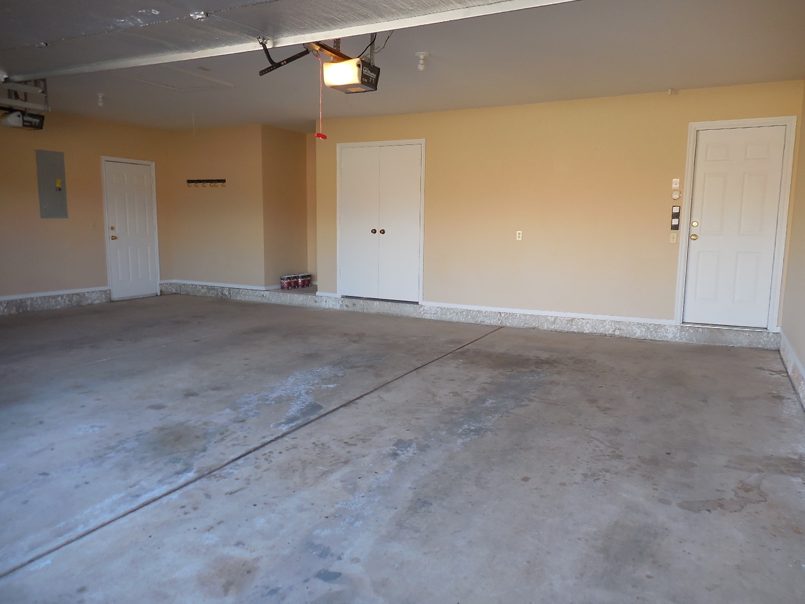 Garage - 8420 NW 106th St