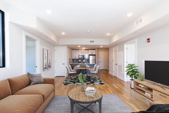 Building Photo - 198 Academy St