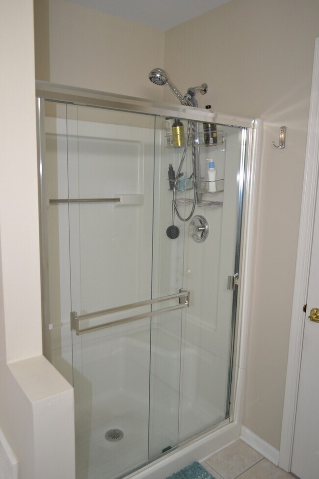 Building Photo - 2990 Peachtree Cir