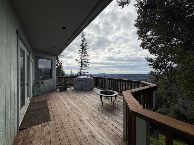 Building Photo - 20235 Chapel Dr