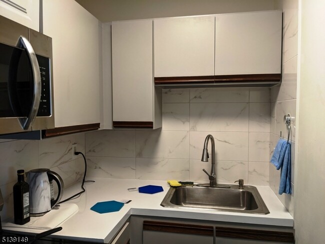 Building Photo - 206 Broad St