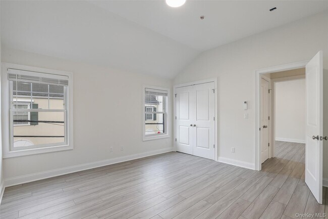Building Photo - 225 Katonah Ave