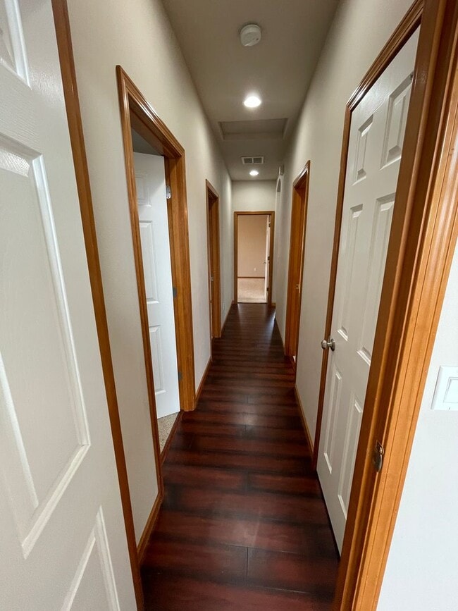 Building Photo - Amazing family home in the perfect location!