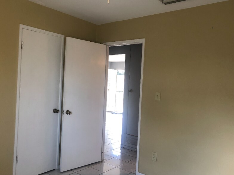 Building Photo - 23 Hibiscus Dr