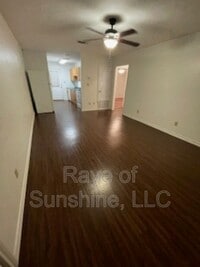 Building Photo - 282 N Pecan St