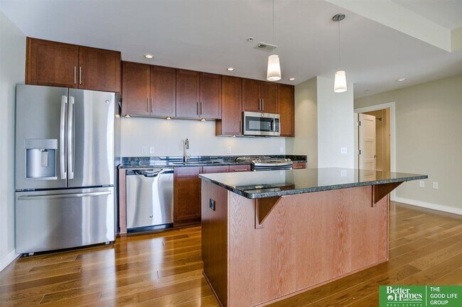 Building Photo - RICH 220 S 31 AVE #3610