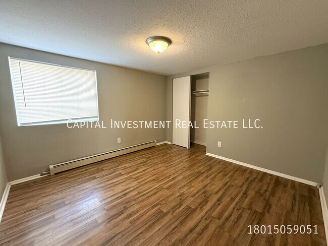 Building Photo - 3708 McCall St E