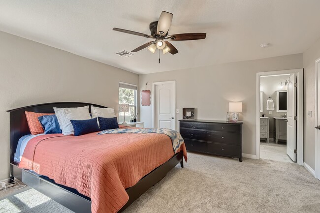 Building Photo - Beautiful 3 bedroom Home Located in the Vi...
