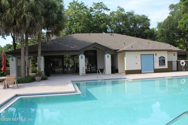 Building Photo - 10150 Belle Rive Blvd