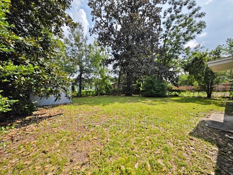 Building Photo - 7447 Legrande St S