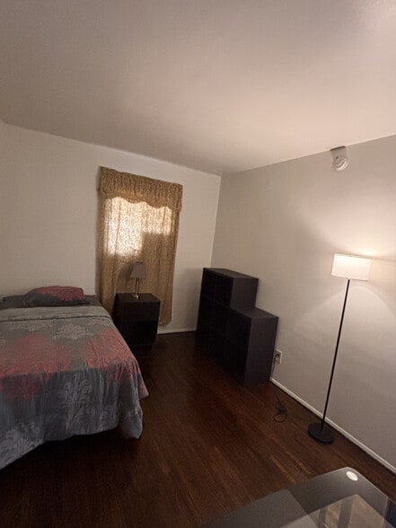 Building Photo - 15514 Flatbush Ave