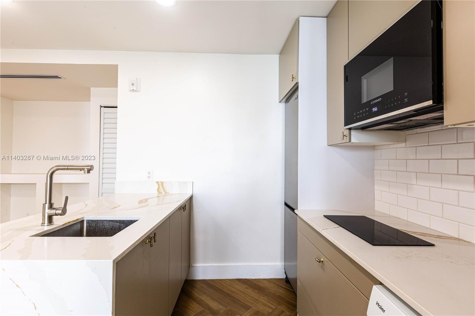 Building Photo - 731 6th St