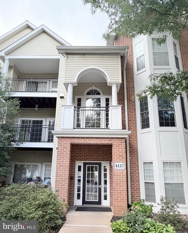 Building Photo - 4137 Fountainside Ln