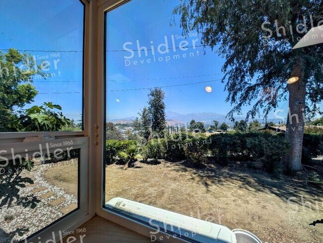 Building Photo - The Bridge House - 2 Bed 1 Bath with Uncompromising Views