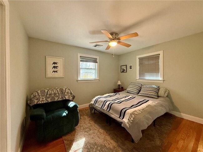 Building Photo - 11 Holmes St