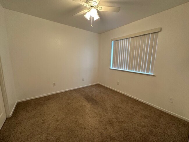 Building Photo - 888 Browning Cir