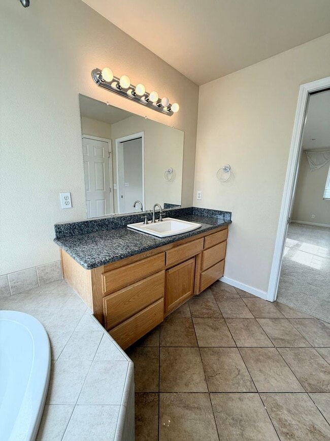 Building Photo - Beautiful 4 Bedroom 4.5 Bath Home COMING SOON!!!