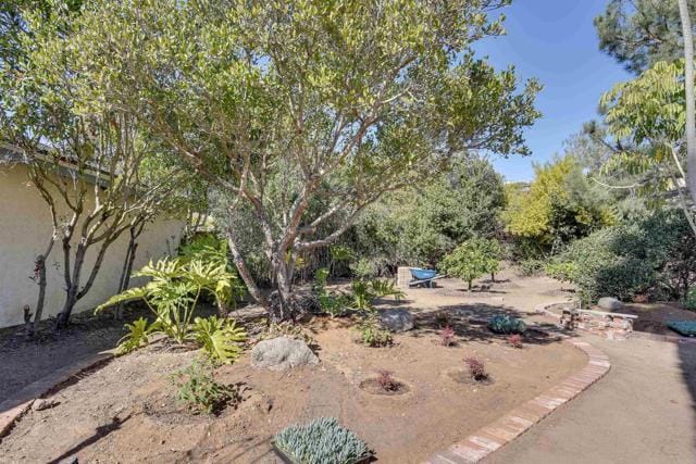 Building Photo - 3333 Vivienda Cir