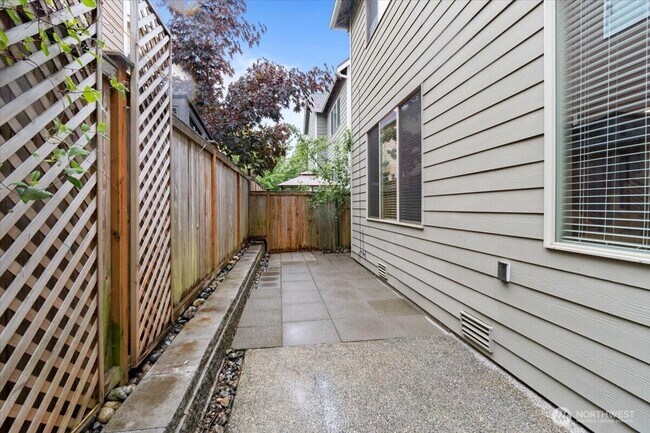 Building Photo - 14819 16th Pl W