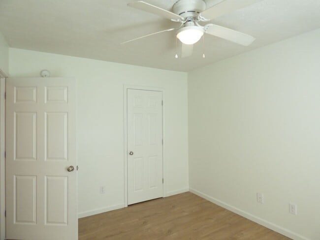 Building Photo - HAD222