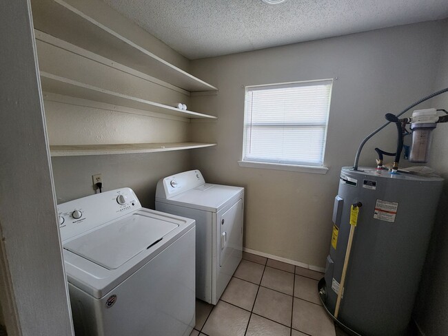 Building Photo - Welcome to your dream home! Beautiful 3 be...