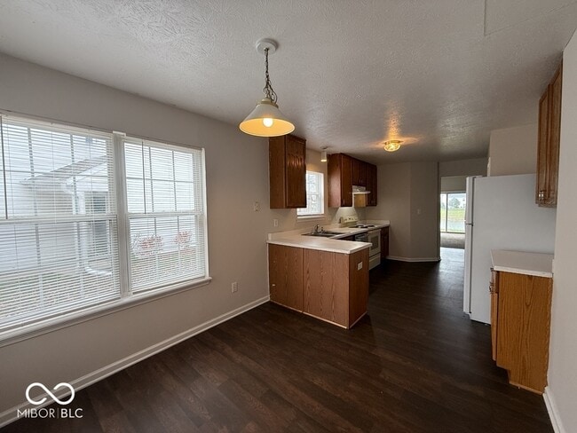 Building Photo - 7202 Parklake Cir