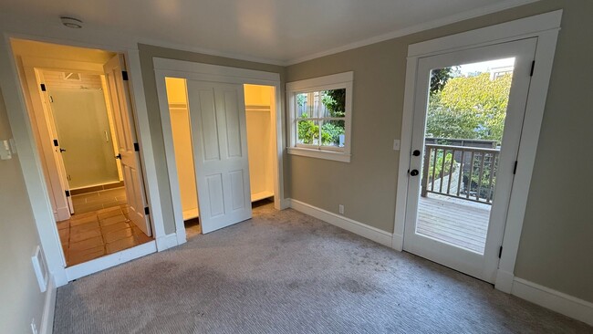 Building Photo - Epic REA - Rare Find Cozy and Update 2BR /...