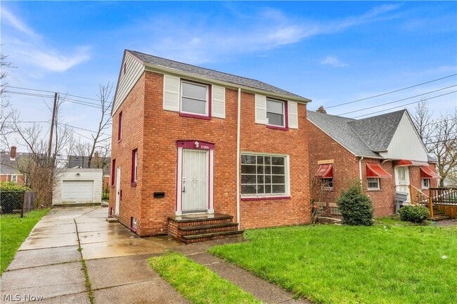 Building Photo - 21206 Hillgrove Ave