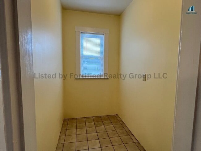 Building Photo - 142 Washington St