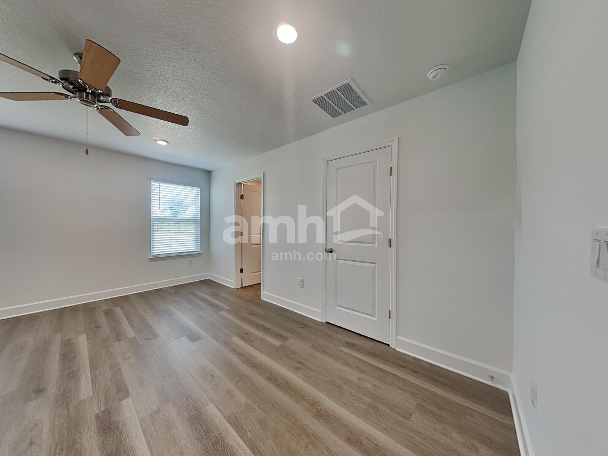 Building Photo - 37869 Dusty Saddle Ln