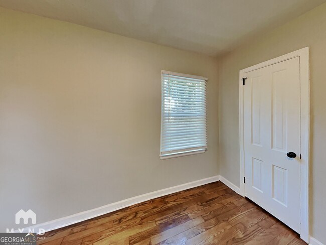 Building Photo - 1319 Campbellton Rd SW