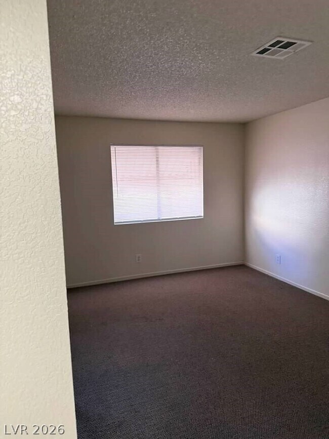 Building Photo - 2724 Otter Creek Ct