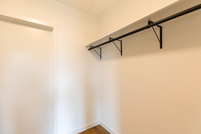 Building Photo - Terrific One Bedroom Condo in Truxton Circle!