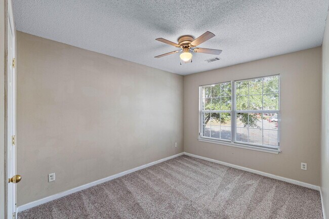 Building Photo - 266 Swaying Pine Ct